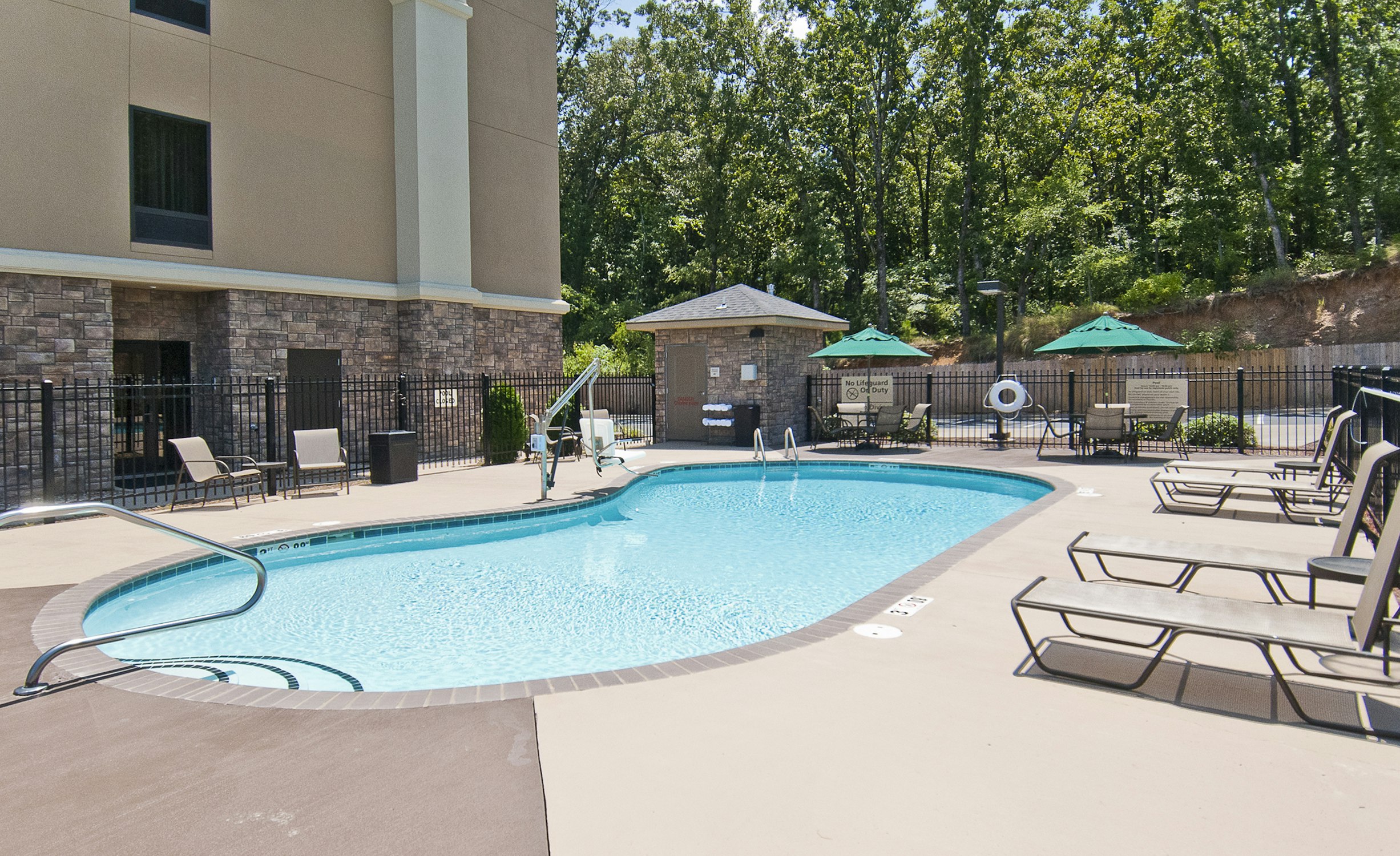 Hampton Inn Maumelle AR 24/24