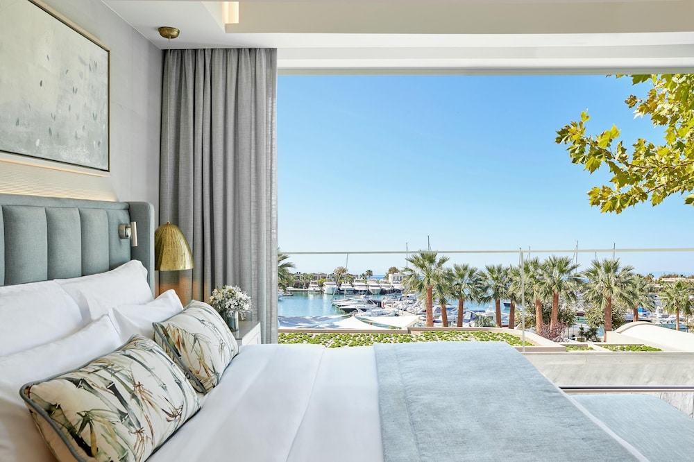 1 BEDROOM, GRAND, SUITE, POOL VIEW, BALCONY