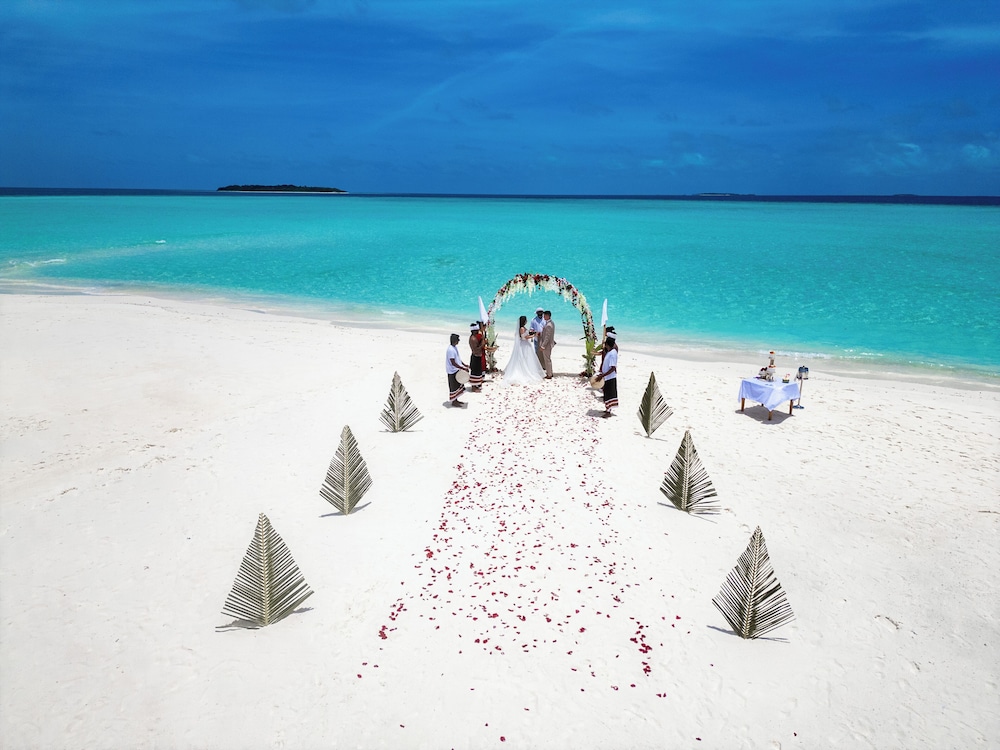 Dhigufaru Island Resort 55/62