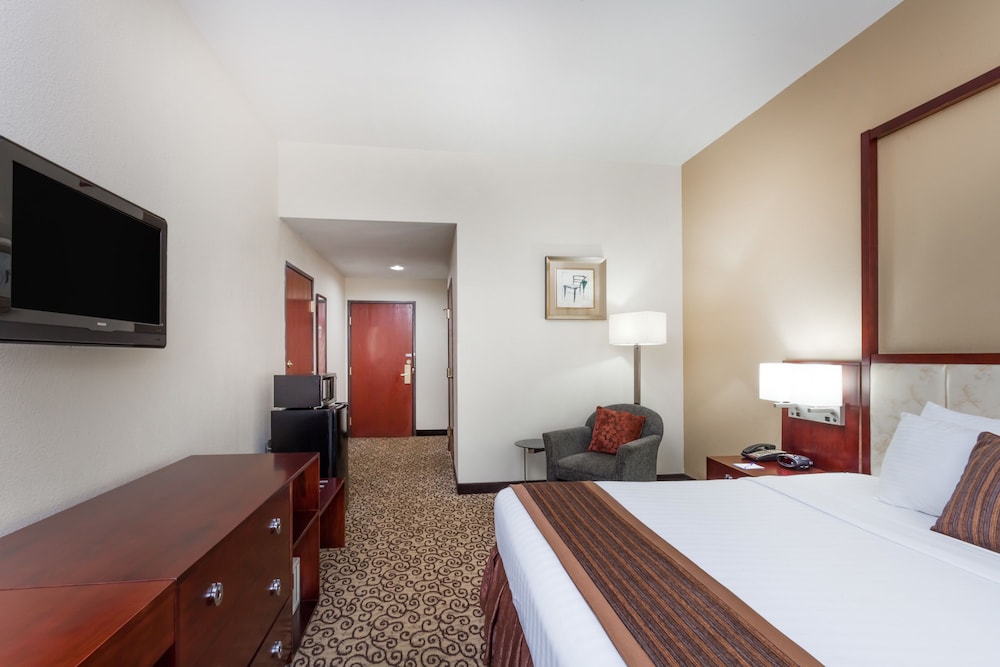 Baymont By Wyndham Columbia Fort Jackson 7/24