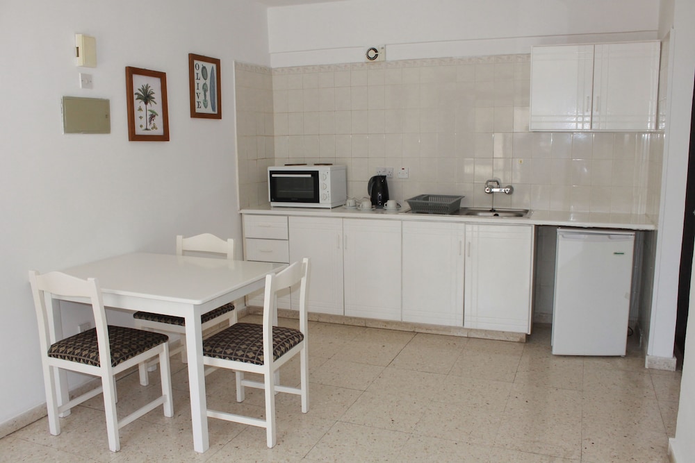 Florea Hotel Apts 6/49