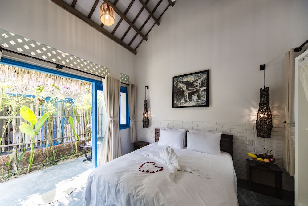 Cashew Tree Bungalow 24/65