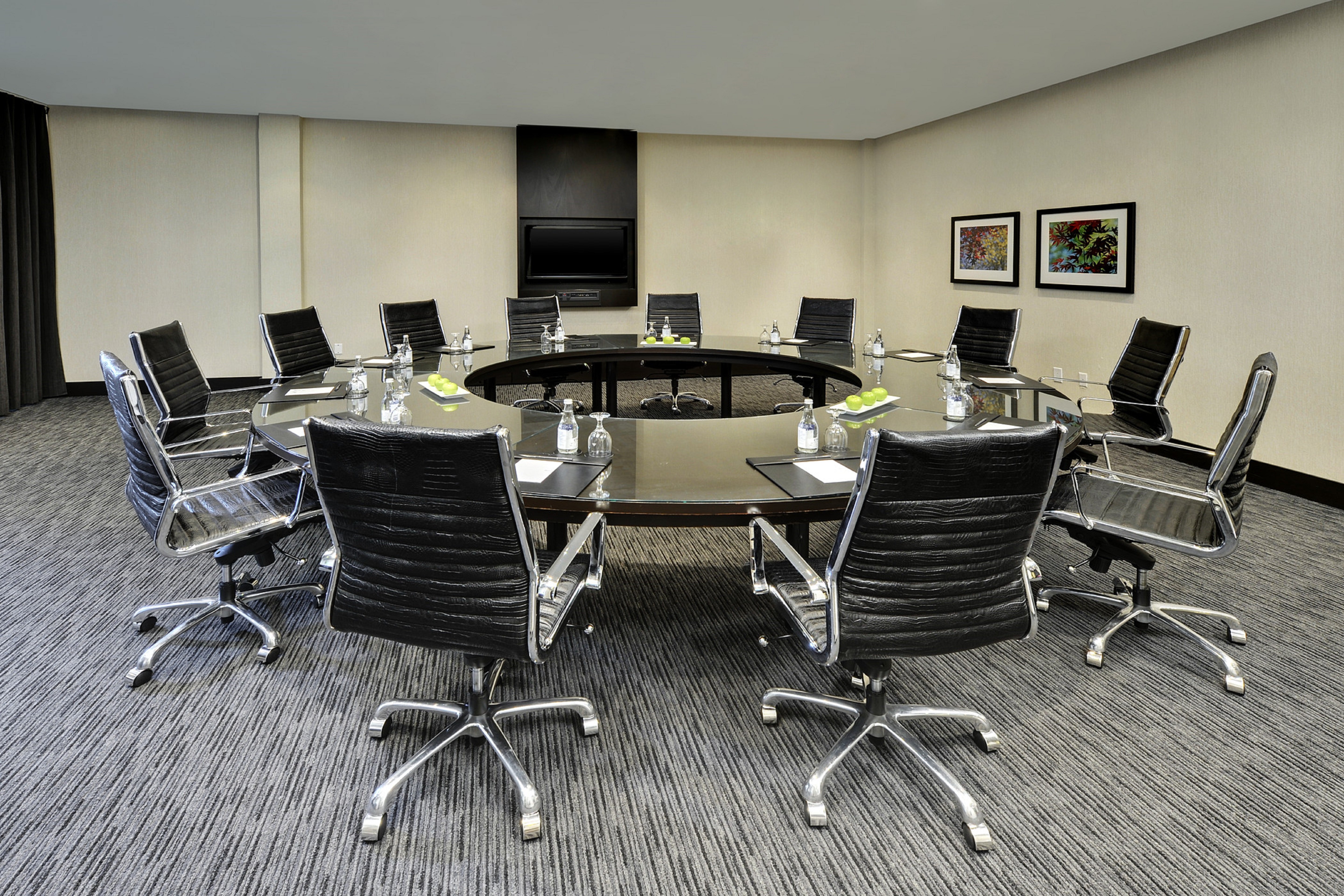 Crowne Plaza Toronto – North York 55/70