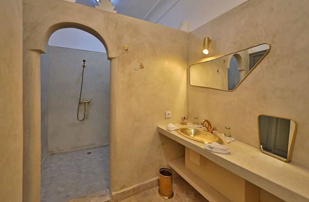 Riad Al Badia 50/50