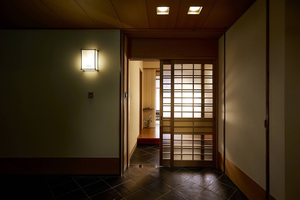 The Ritz-Carlton Osaka 24/33