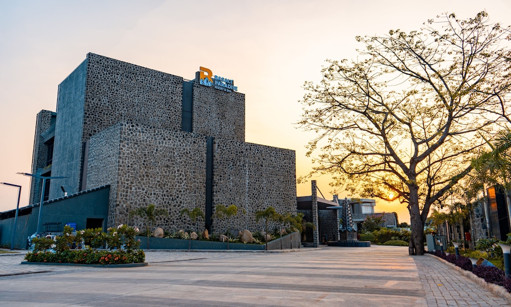 Basalt Paradise Resort And Spa 3/38
