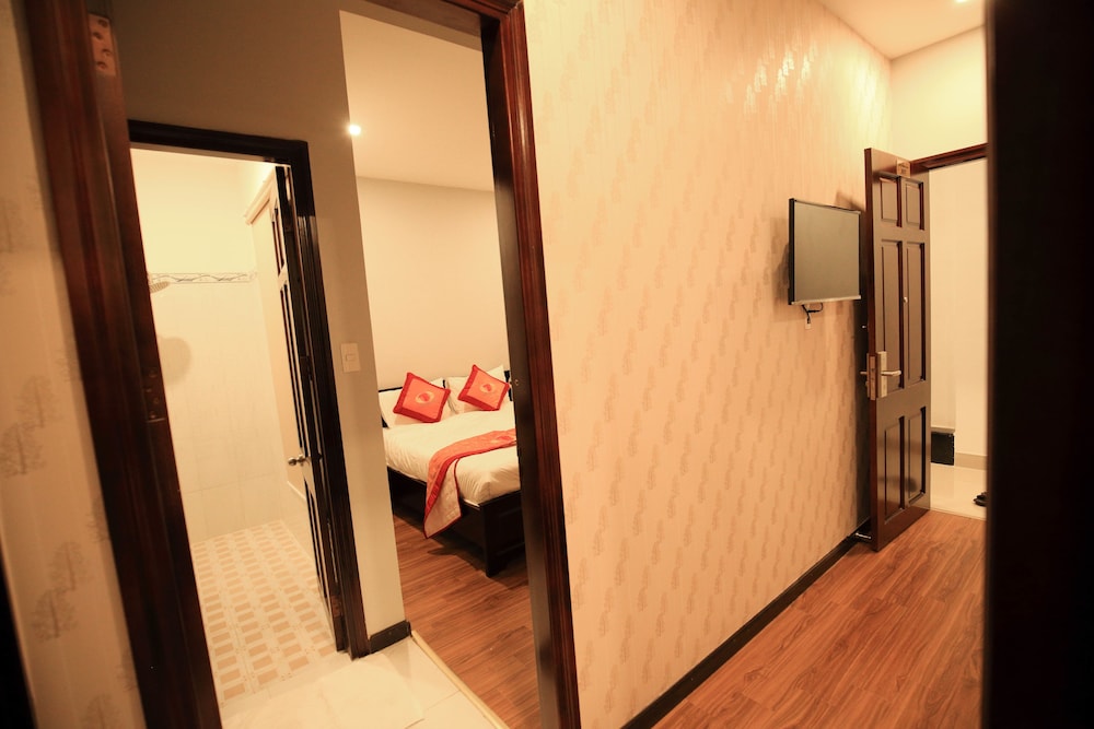 Gia Hoa Hotel 21/23