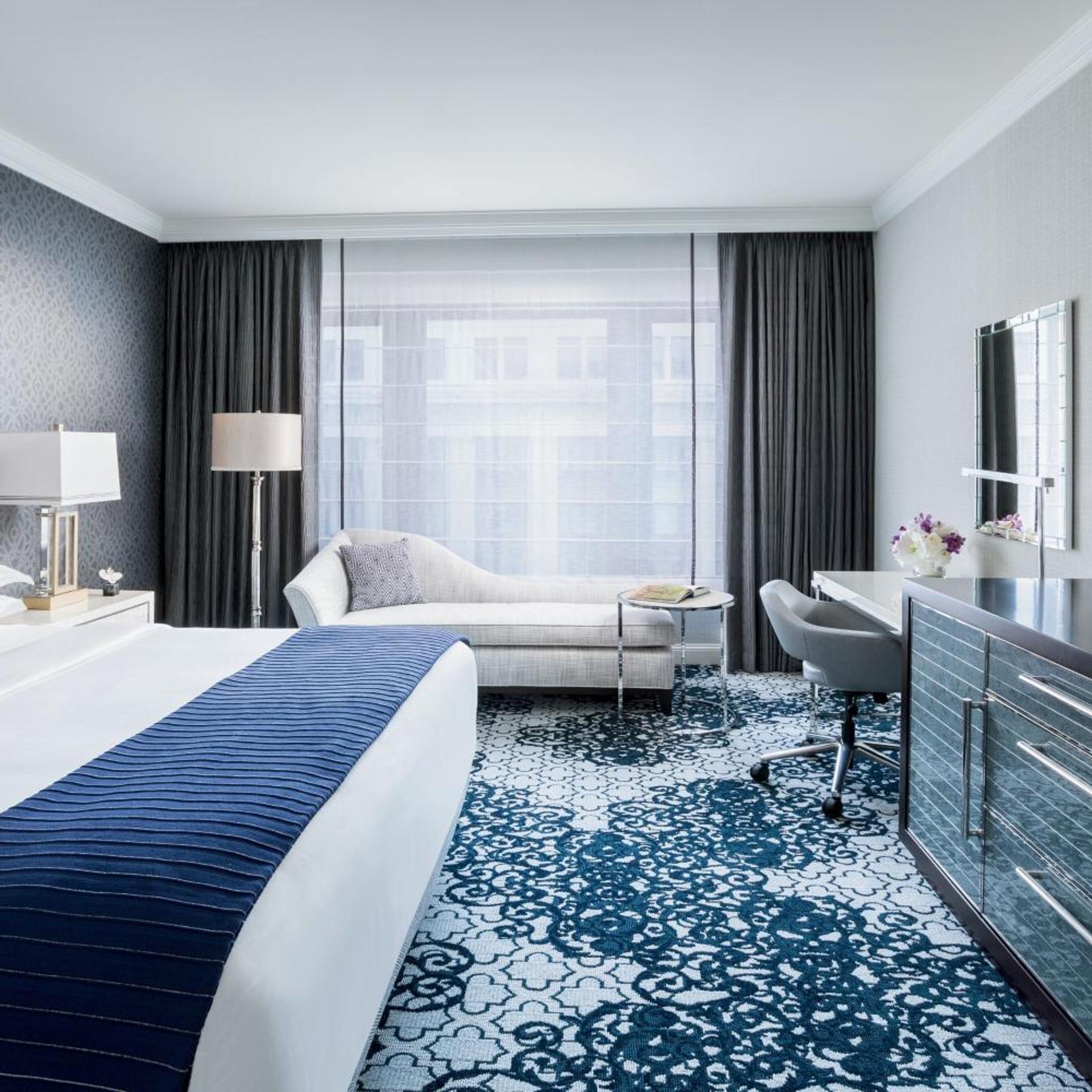 Room, King Bed, Club Floor