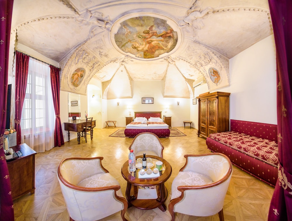 ELITE HOTEL 28/50