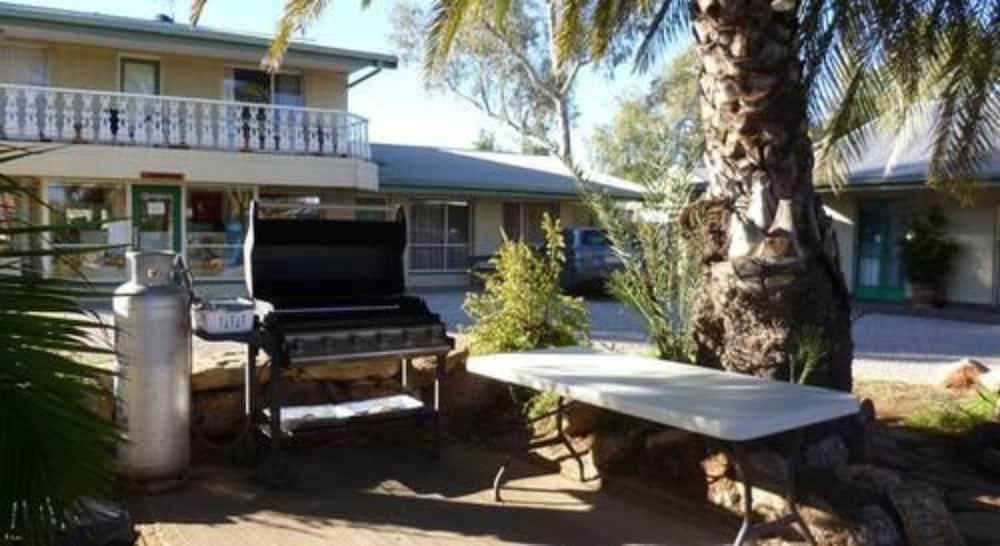 ALICE MOTOR INN 46/56