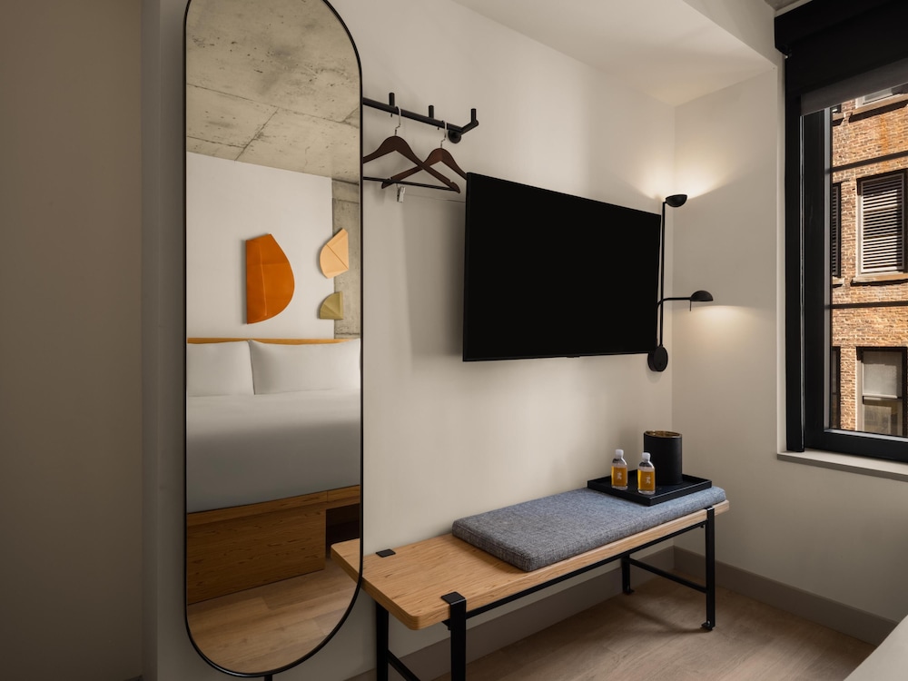 Hotel 38 New York City, Tapestry Collection by Hilton 35/52
