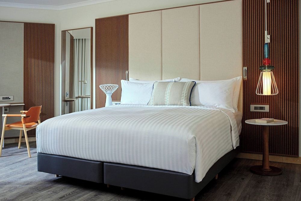Club, Double Bed, Pool View, Club Lounge Access