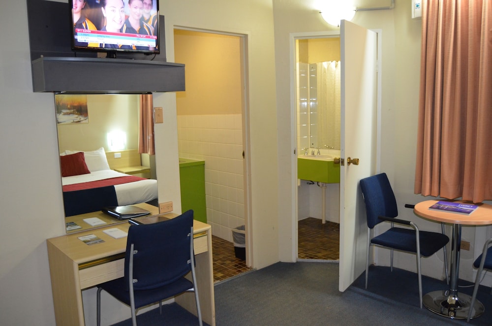 Devere Hotel 37/53