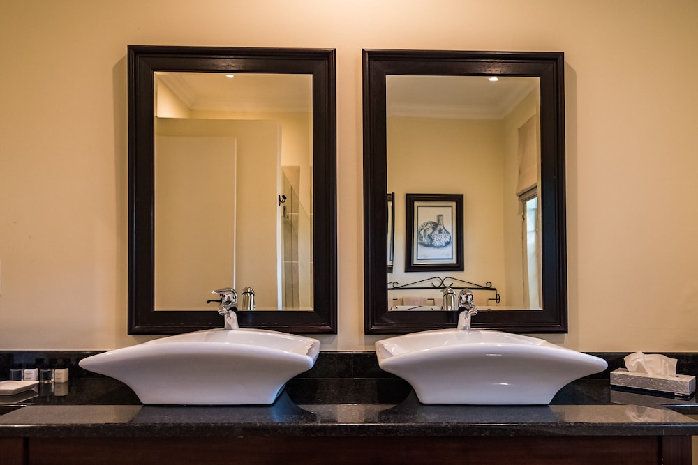 Melrose Place Guest Lodge and Conferencing 49/50