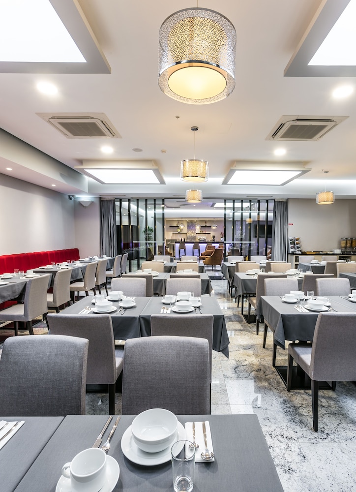 EMPIRE LISBON HOTEL 58/71