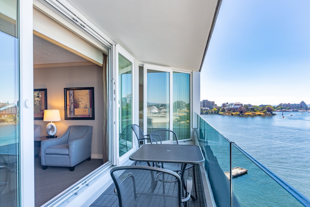 Victoria Regent Waterfront Hotel & Suites 41/86