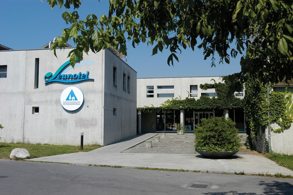 Lausanne Youth Hostel Jeunotel 25/40