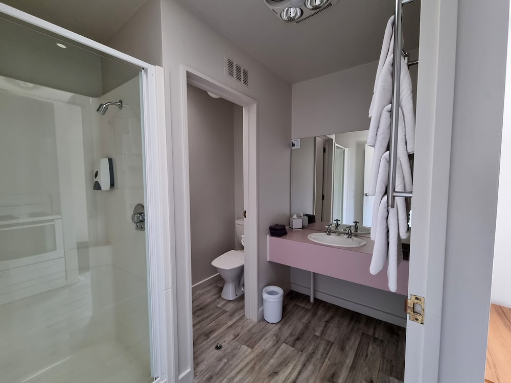 Gables Motor Lodge 23/50