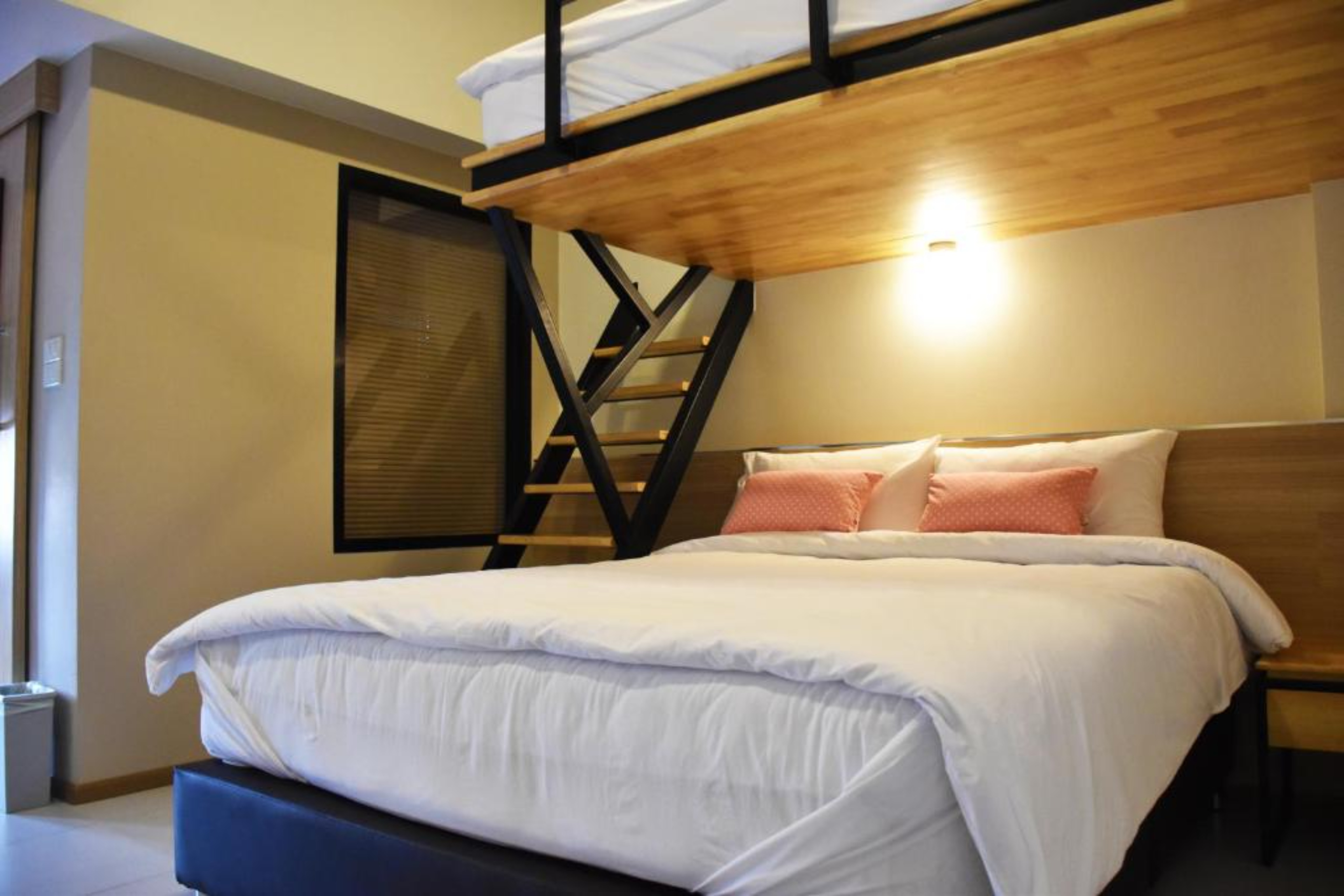 ROOM, TRIPLE
