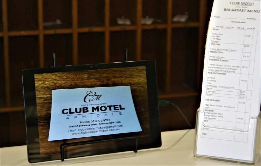 Club Motel 22/32
