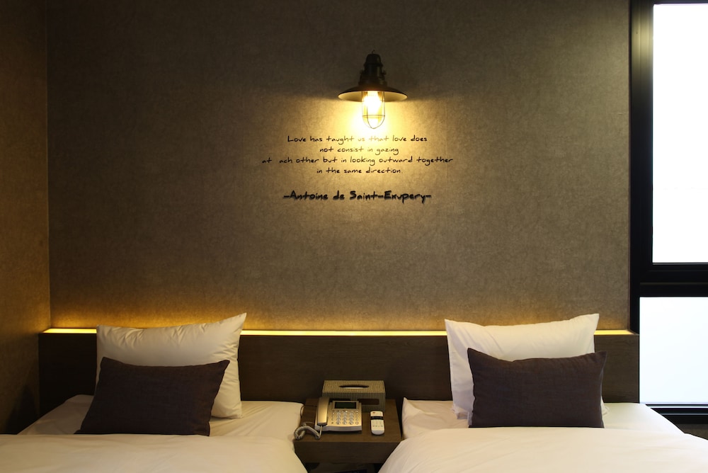 S Hotel 2/44