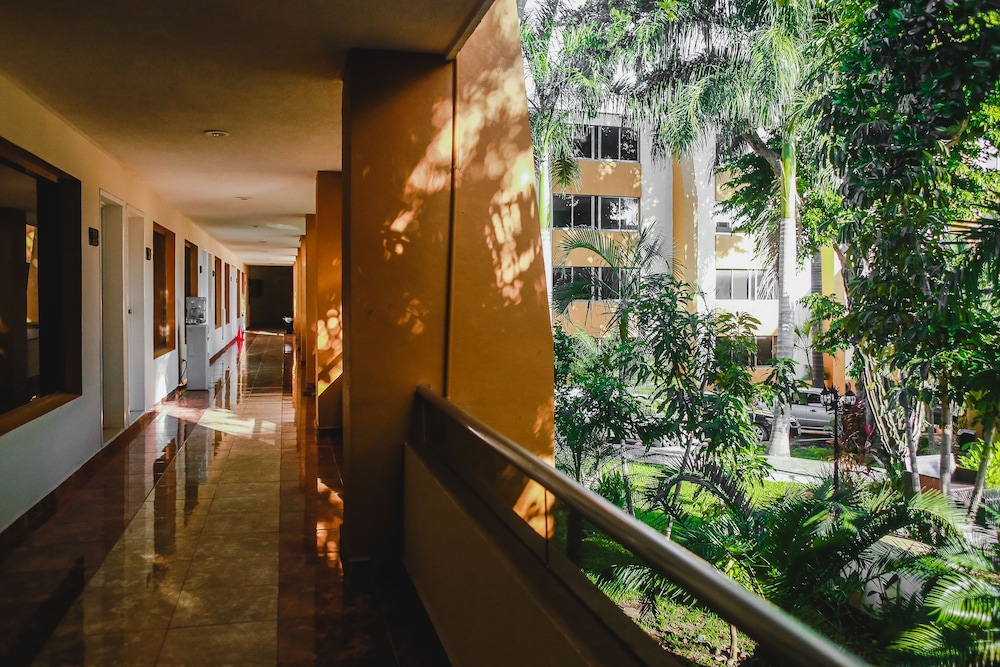 Hotel Plaza Mirador by Kavia 72/74