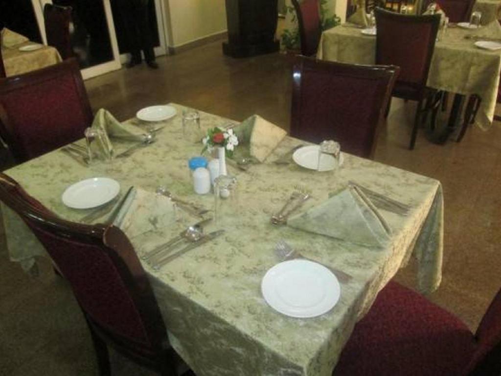 Gombe Jewel Hotel 6/14