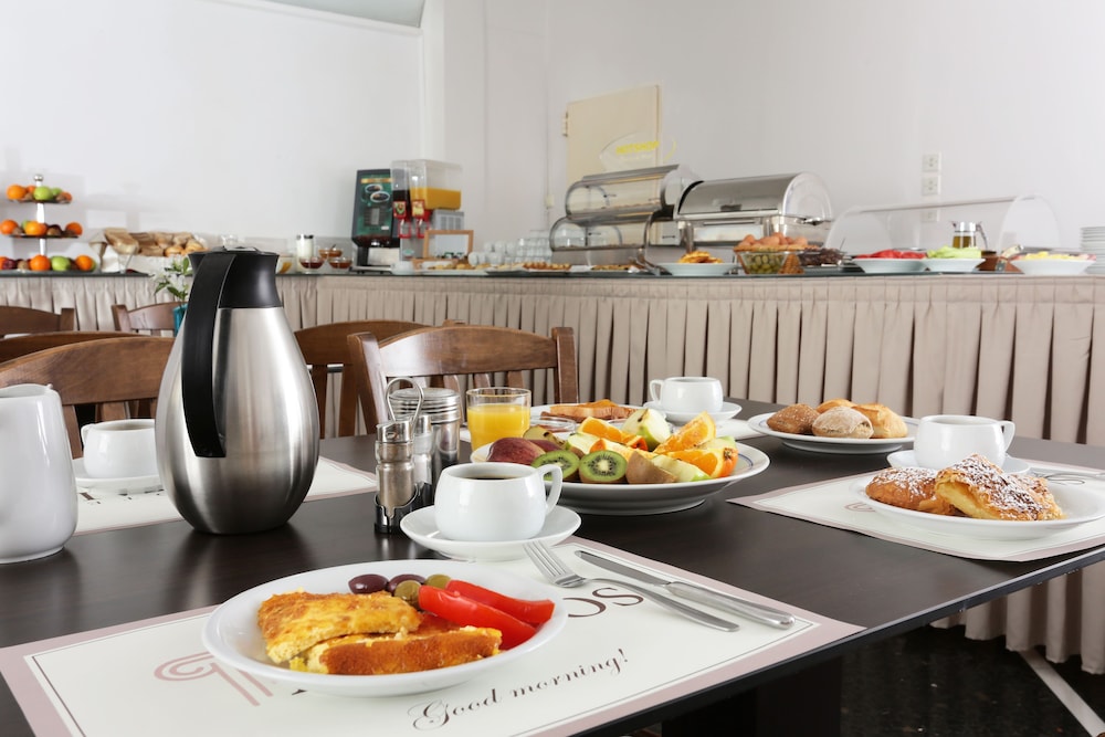 Attalos Hotel 32/48