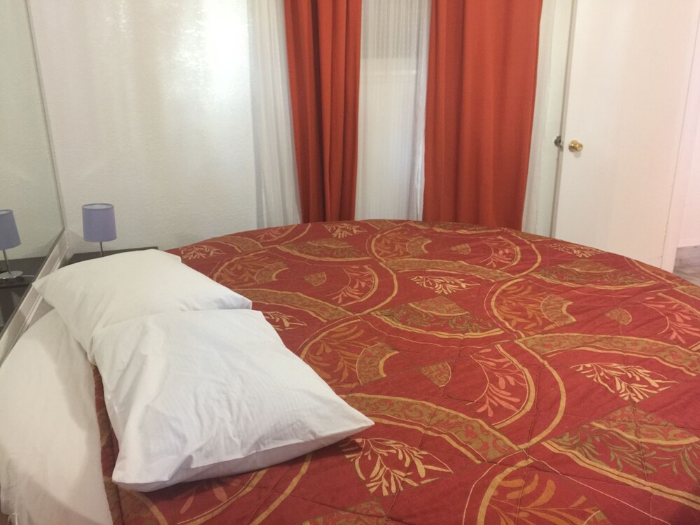 Tradewinds Allsuites Hotel 9/33