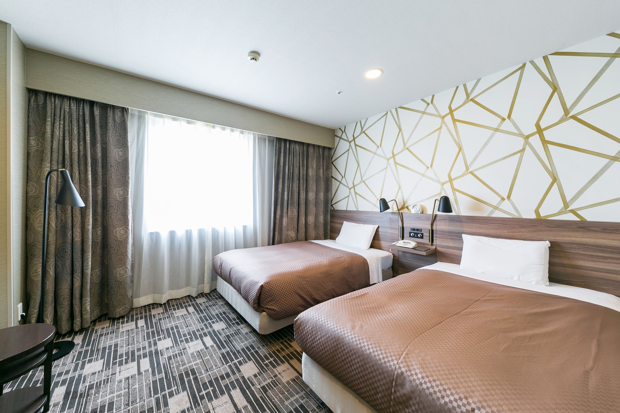ROOM, TWIN BEDS, SMOKING