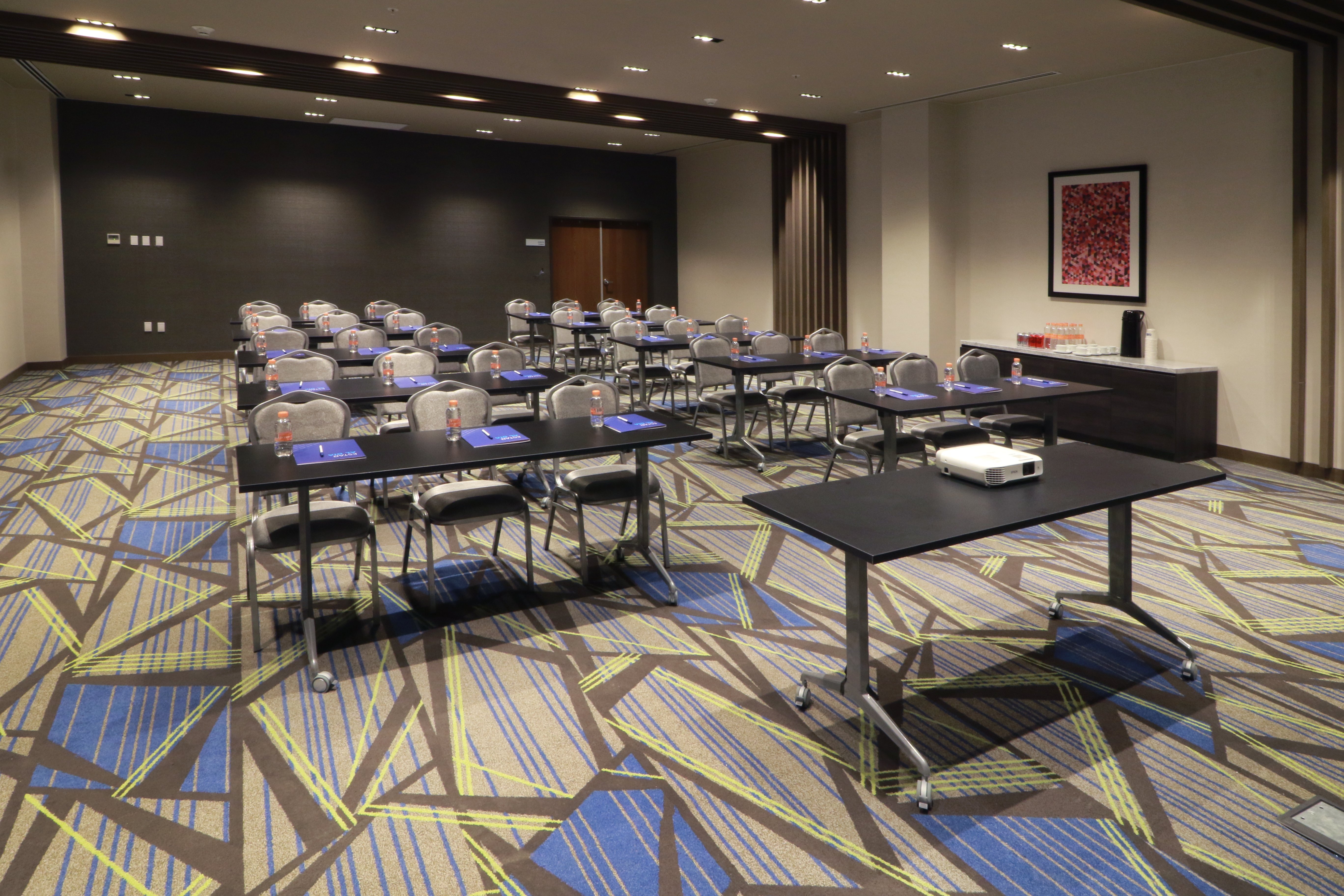 Holiday Inn Express Monterrey Fundidora 68/74