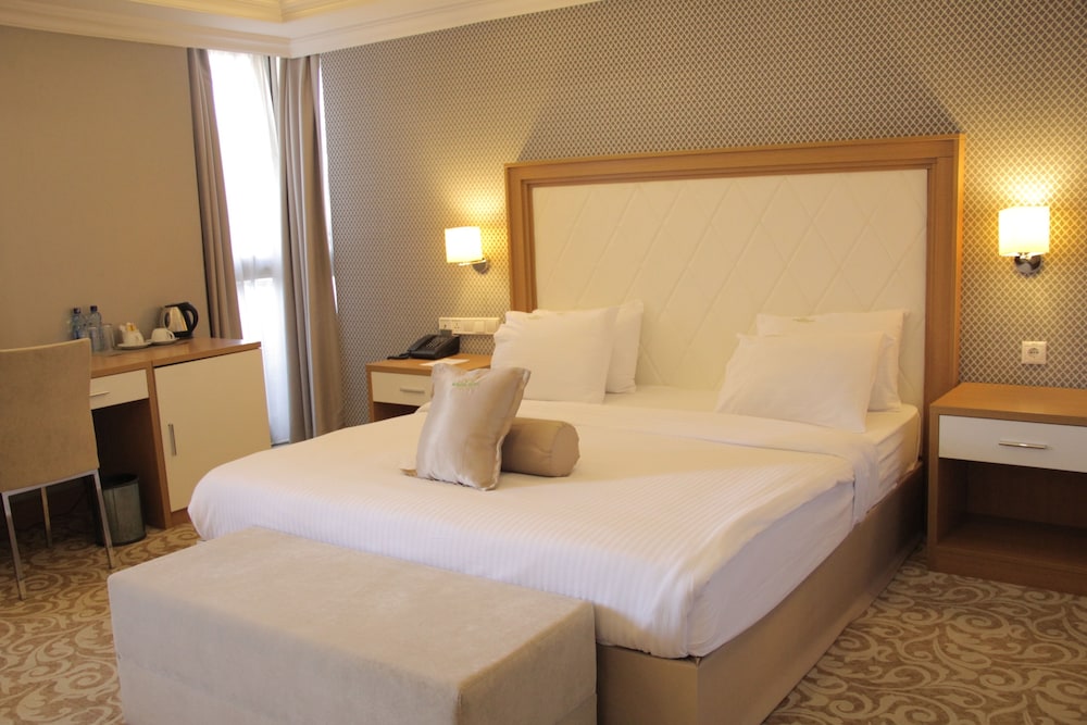 ROOM, DOUBLE BED, CITY VIEW, BALCONY