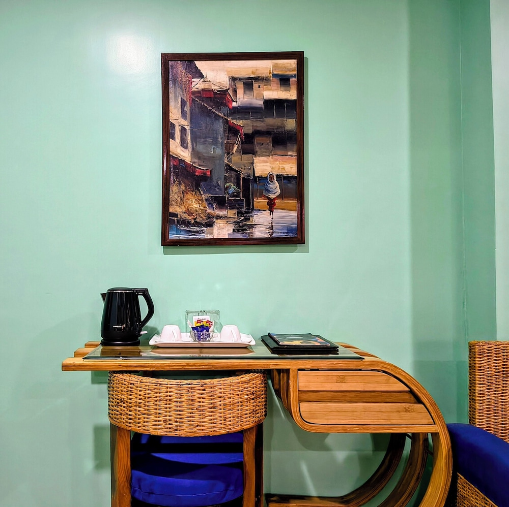 Rains Inn 36/48