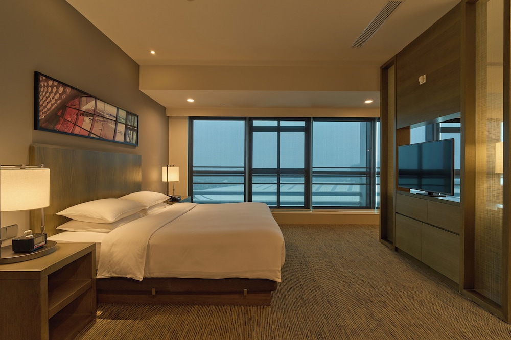 Hyatt House Shenzhen Airport 28/70