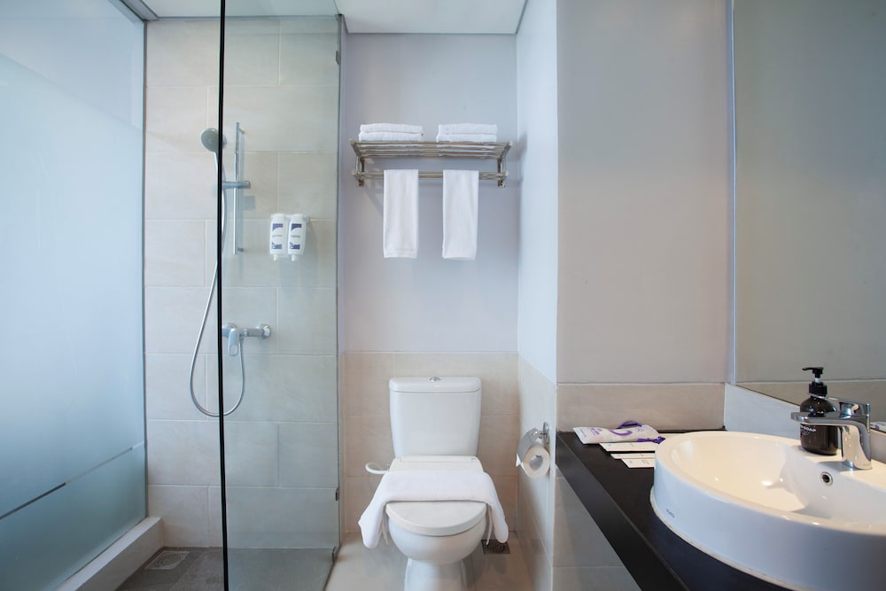 Fox Lite Hotel Cikarang 22/24