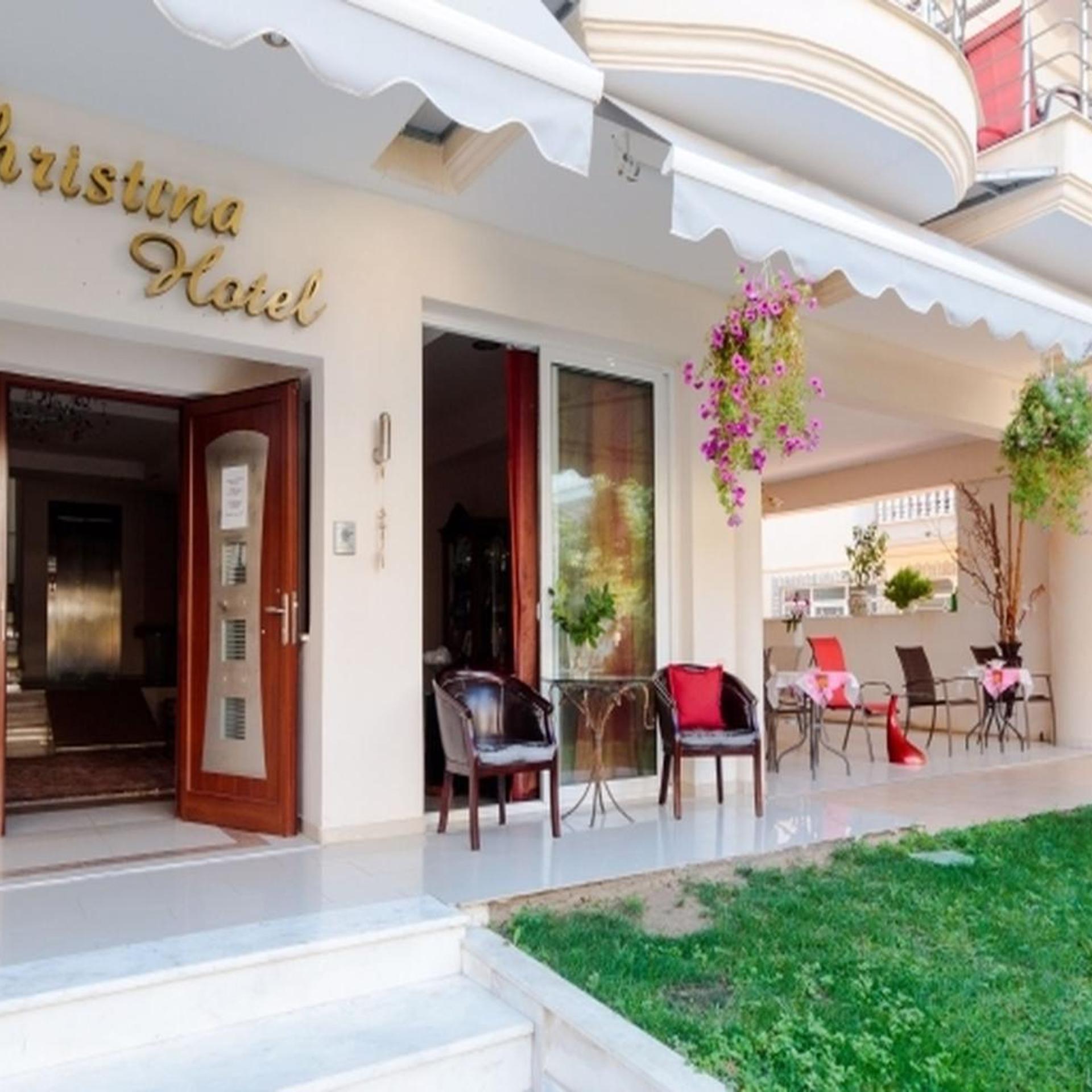 Christina Hotel 8/50