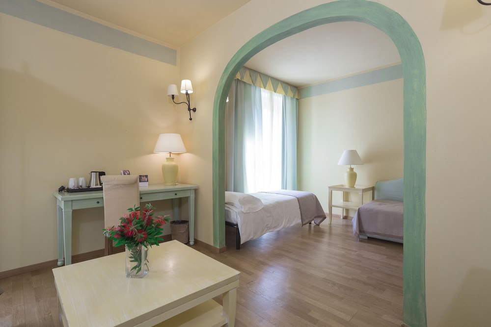 Mercure Tirrenia Green Park 50/50