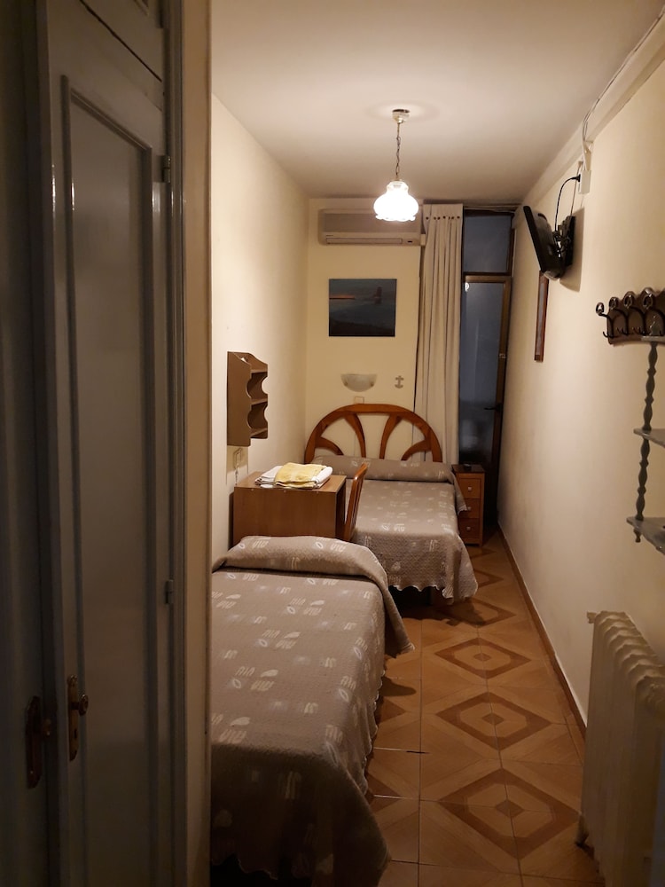 Hostal Fuentesol 16/28