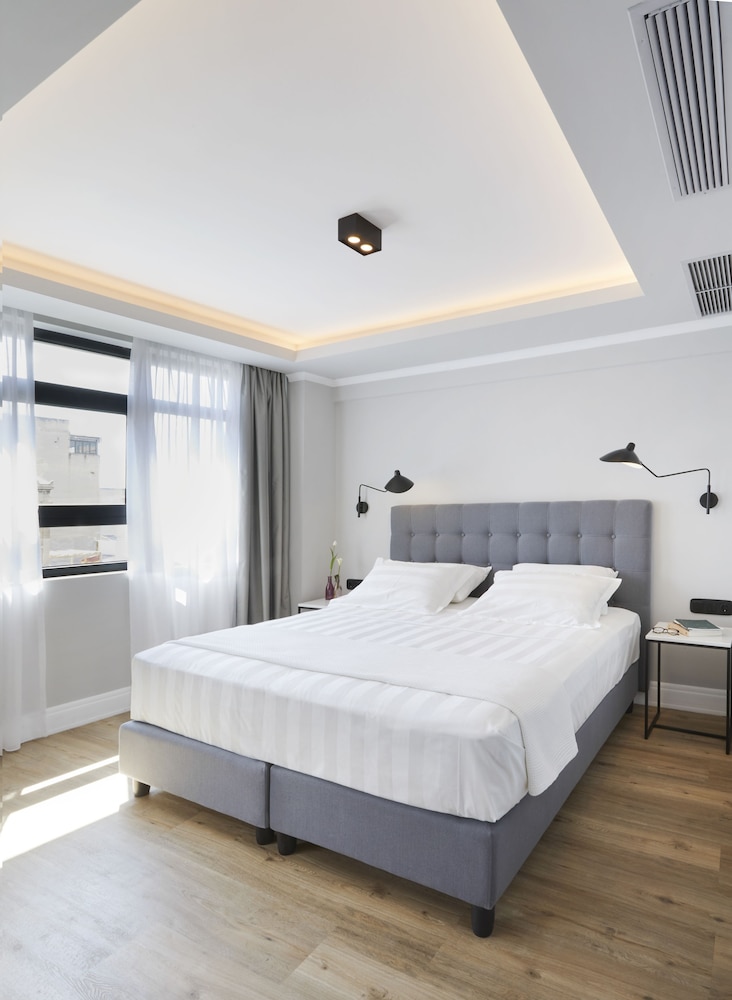 JUNIOR SUITE, ACROPOLIS VIEW