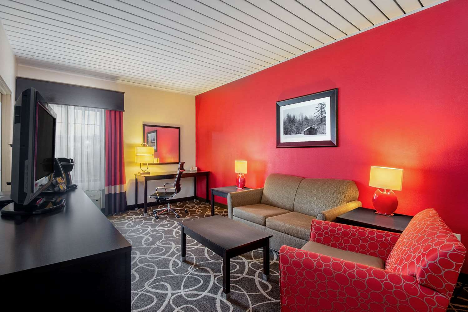 La Quinta Inn and Suites by Wyndham Elkview - Charleston NE 26/40