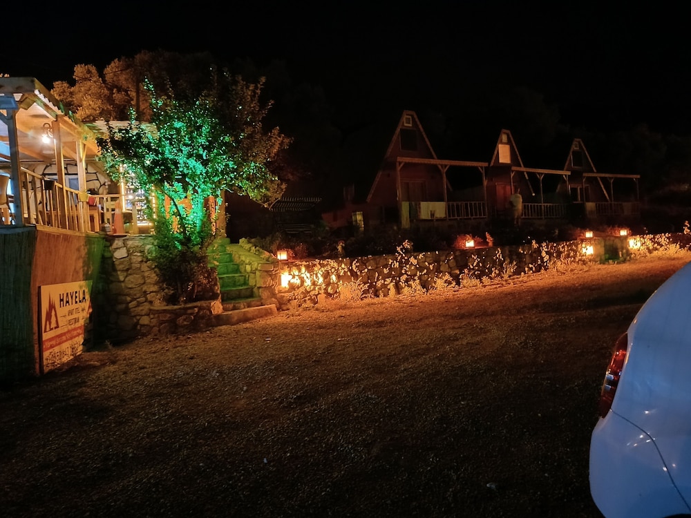 Hayela Bungolow Otel ve Restaurant Karaburun 30/34
