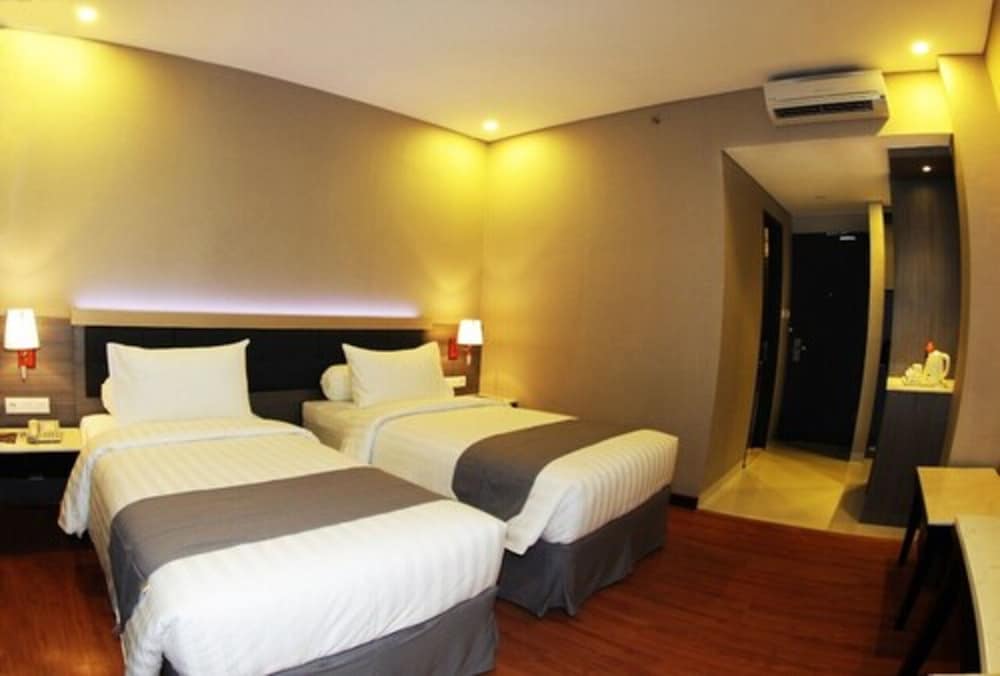 Pyramid Suites 17/54