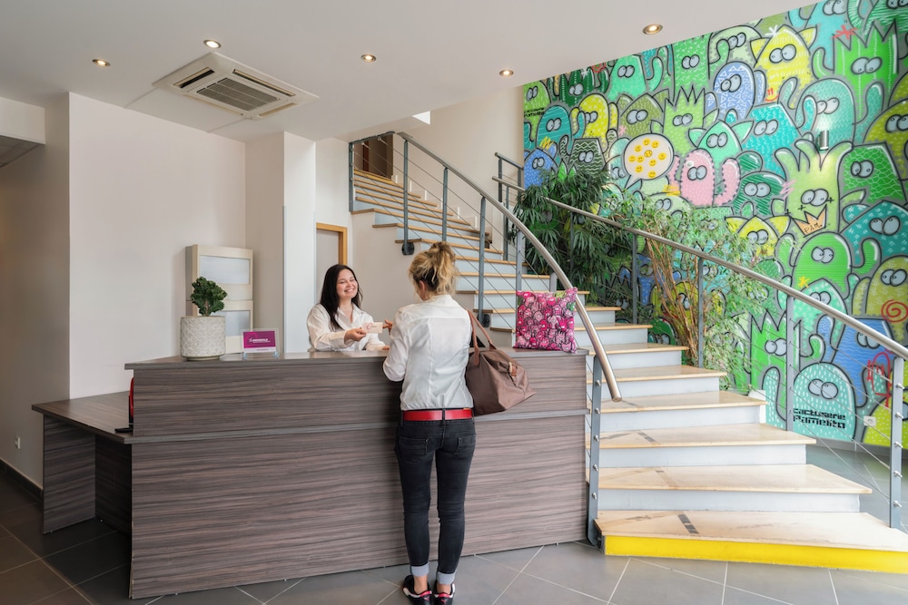 HEVEA APPART HOTEL 7/50