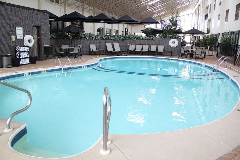 DoubleTree by Hilton Quincy 10/77