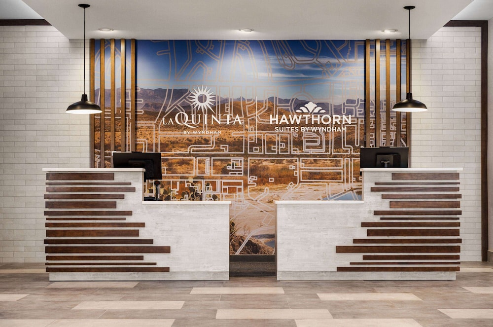 La Quinta Inn and Suites by Wyndham Del Rio 13/65