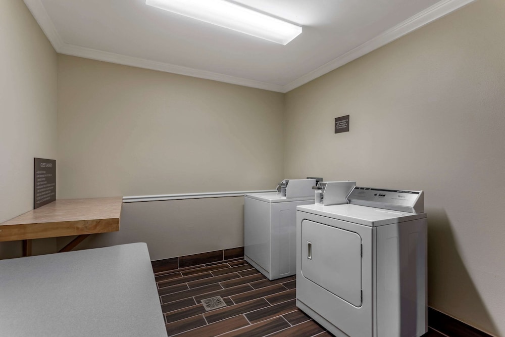 Comfort Inn and Suites Carbondale University Area 21/34