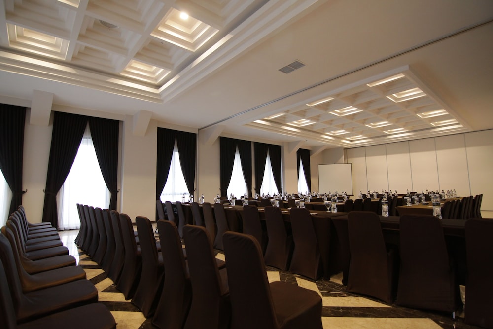 Royal Padjadjaran Bogor 24/28