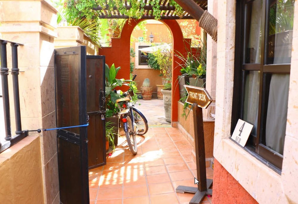 Posada Del Cortes Hotel 10/50