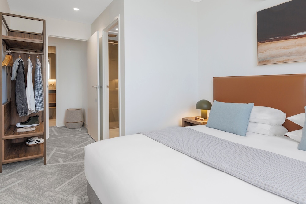 3 BEDROOMS, CONNECTING, APARTMENT