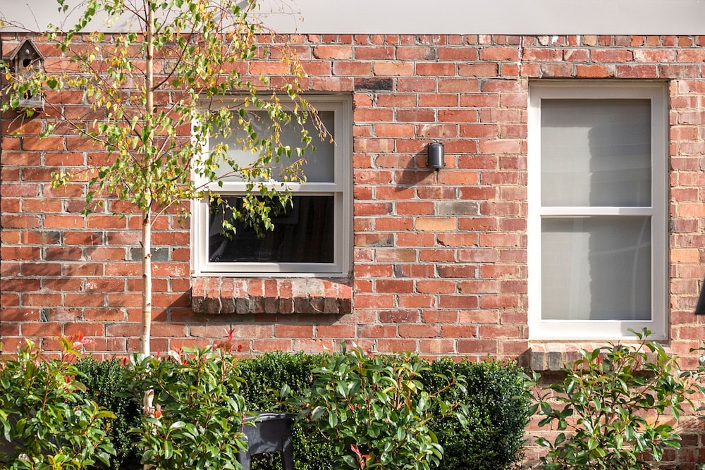 AMBERLEY HOUSE 1/50